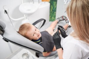 Como lidar com o medo da cadeira odontológica em crianças